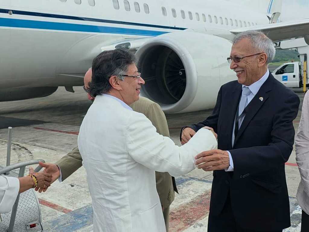 petro-arriba-a-panama-para-bicentenario-de-congreso-anfictionico