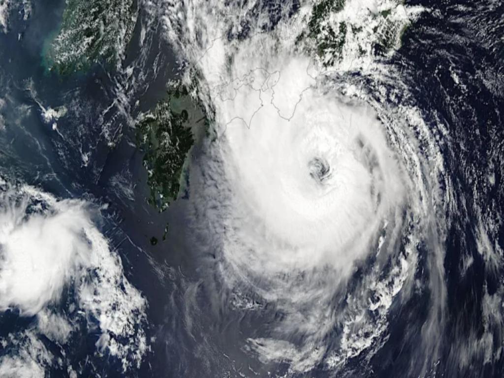 tifon-jangmi-golpea-japon-con-lluvias-torrenciales-y-alerta-maxima