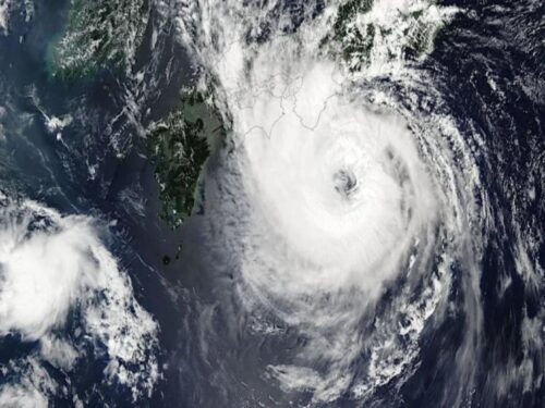 tifon-jangmi-golpea-japon-con-lluvias-torrenciales-y-alerta-maxima