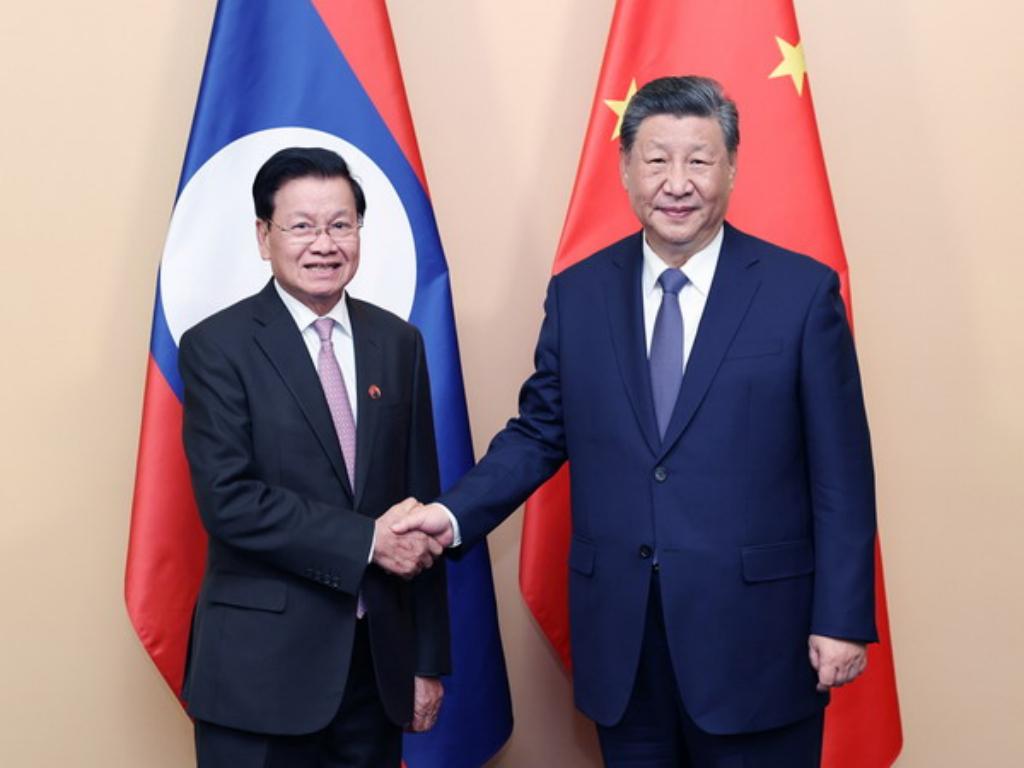 visitas-de-alto-nivel-de-laos-y-reino-unido-en-china