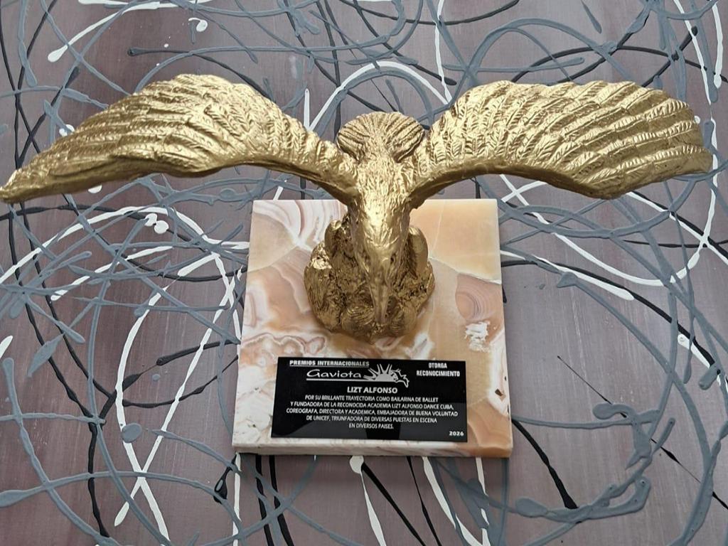 artista-cubana-lizt-alfonso-recibio-premio-internacional-en-mexico