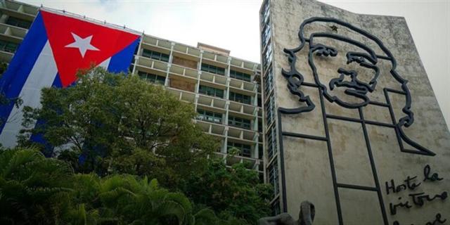 diaz-canel-y-raul-castro-participan-en-ascenso-a-oficiales-del-minint