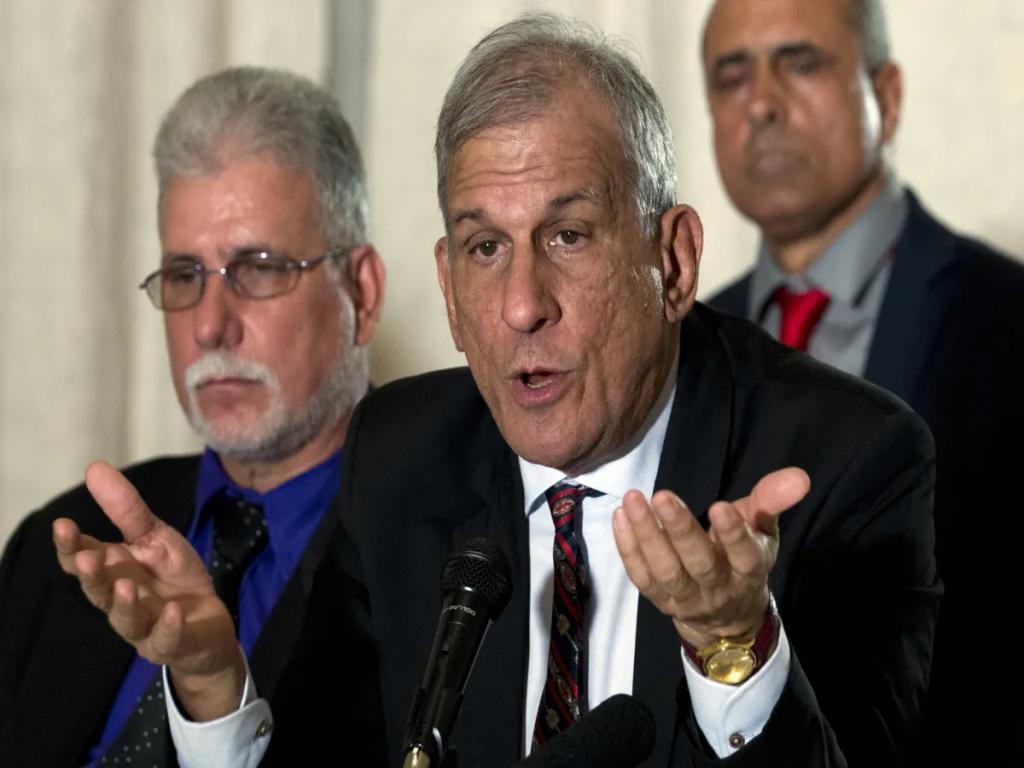 neurocientifico-cubano-denuncia-en-india-asedio-de-eeuu