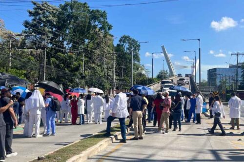 magisterio-de-honduras-protesta-por-impago-de-aumento-salarial