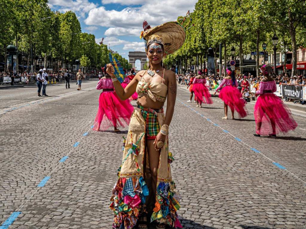 paris-en-modo-carnaval-tropical