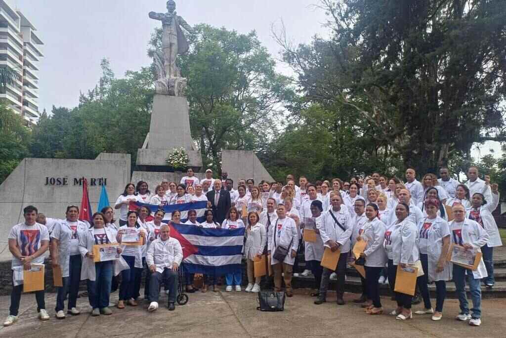 otros-dos-grupos-de-medicos-de-cuba-regresaran-desde-guatemala