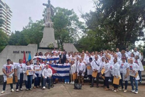 otros-dos-grupos-de-medicos-de-cuba-regresaran-desde-guatemala