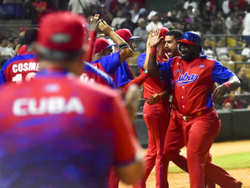 beisbol-de-cuba-entre-el-peso-de-la-historia-y-el-sueno-del-oro