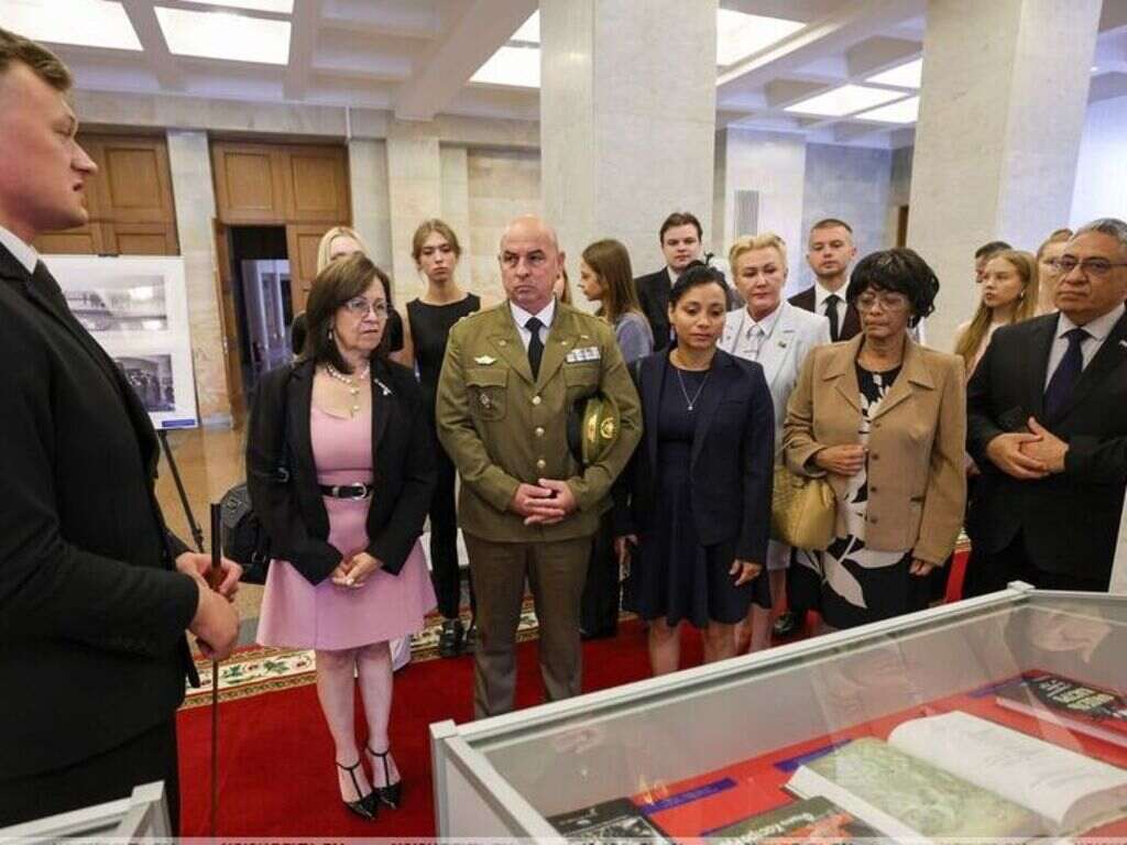 inauguran-en-belarus-exposicion-por-centenario-de-fidel-castro