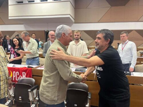 valoran-encuentro-de-lideres-comunistas-de-cuba-y-uruguay