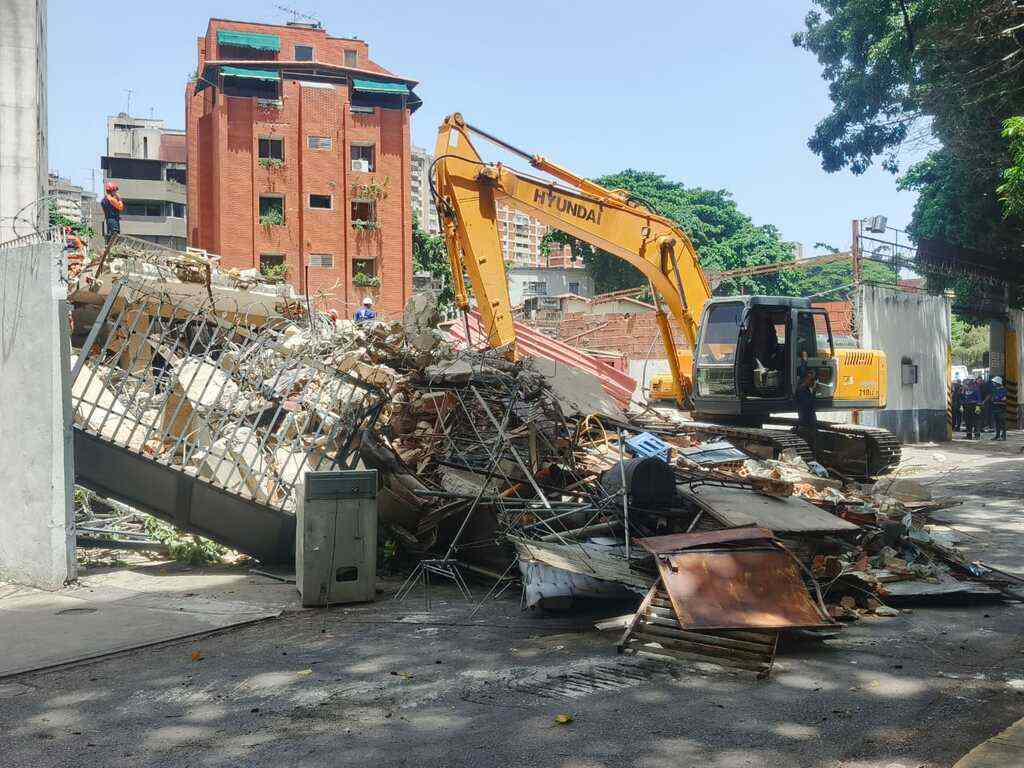venezuela-recolectan-mas-de-13-mil-toneladas-escombros-en-la-guaira