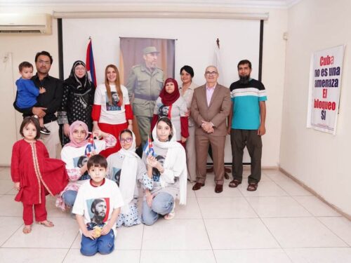 familias-cubanas-en-pakistan-celebran-centenario-de-fidel
