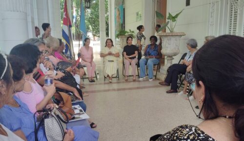 intercambian-mujeres-destacadas-con-secretariado-de-la-fmc