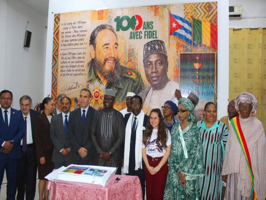 solidaridad-con-cuba-destaca-en-homenajes-a-fidel-castro-en-mali