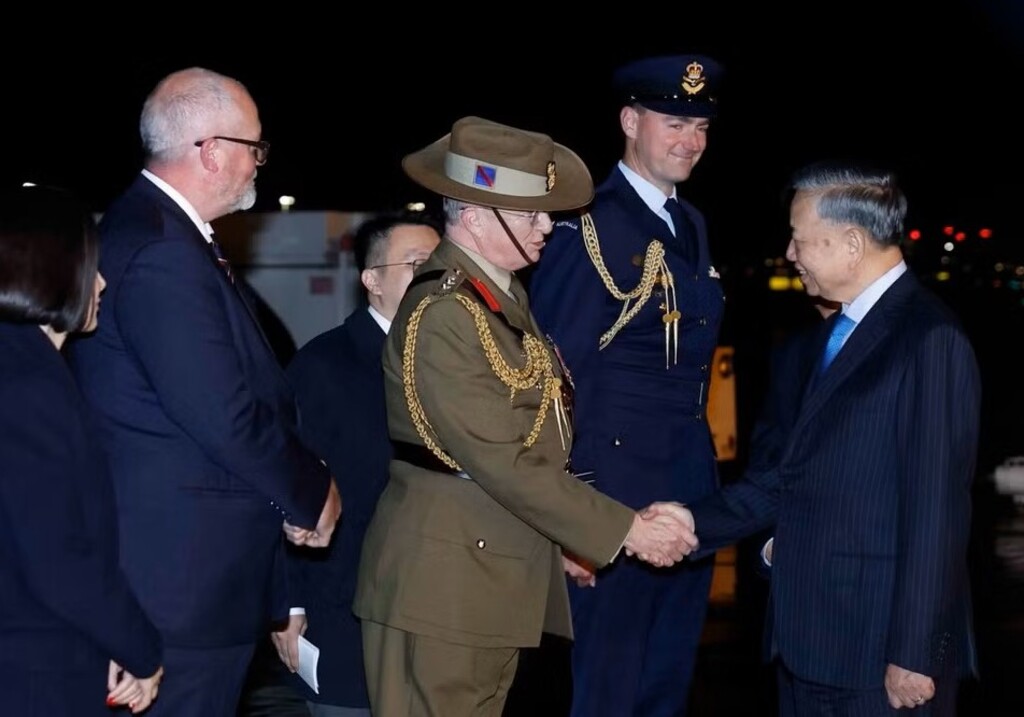 to-lam-llega-a-australia-el-primer-punto-de-periplo-por-oceania