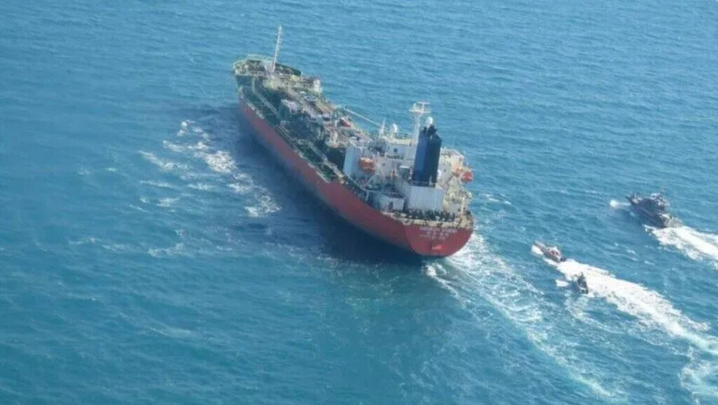 piratas-secuestran-petrolero-frente-a-yemen-y-lo-desvian-a-somalia