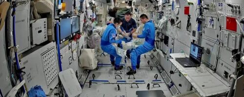 astronautas-chinos-completan-actividad-extravehicular-en-el-espacio