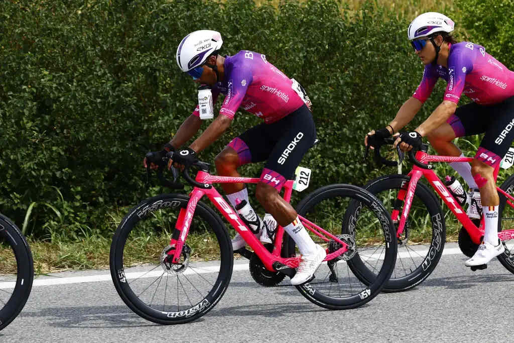 sin-guatemalteco-chumil-entrara-en-tercera-etapa-vuelta-a-espana