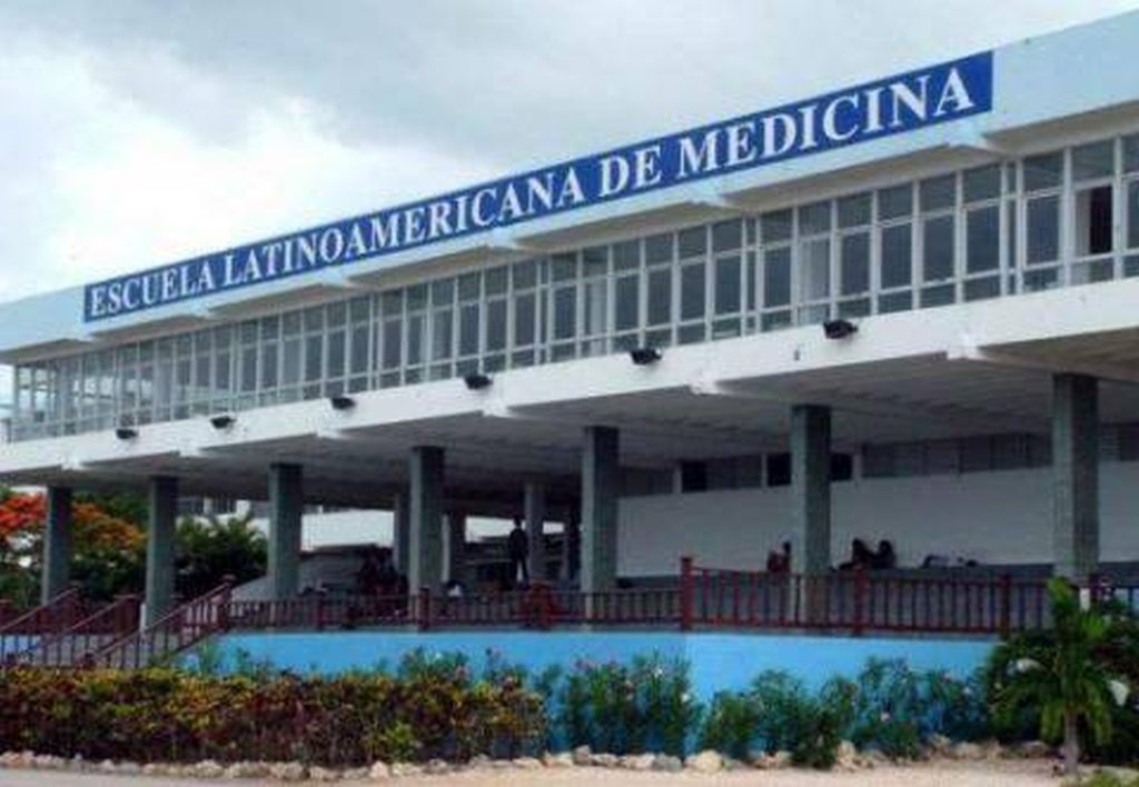 medicos-colombianos-graduados-en-cuba-atienden-a-afectados-por-sismo