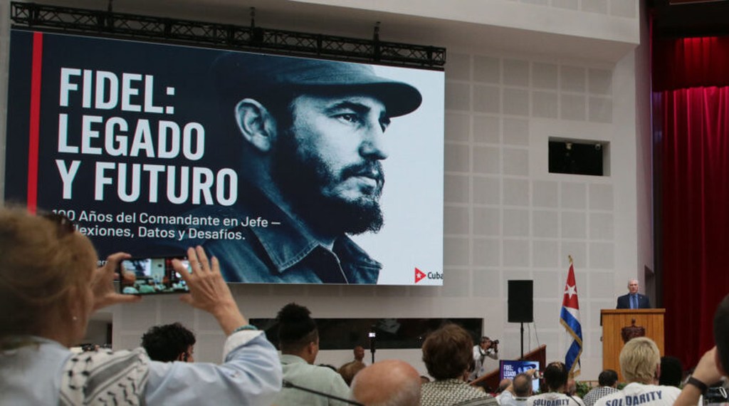 continua-en-cuba-coloquio-internacional-dedicado-a-fidel-castro