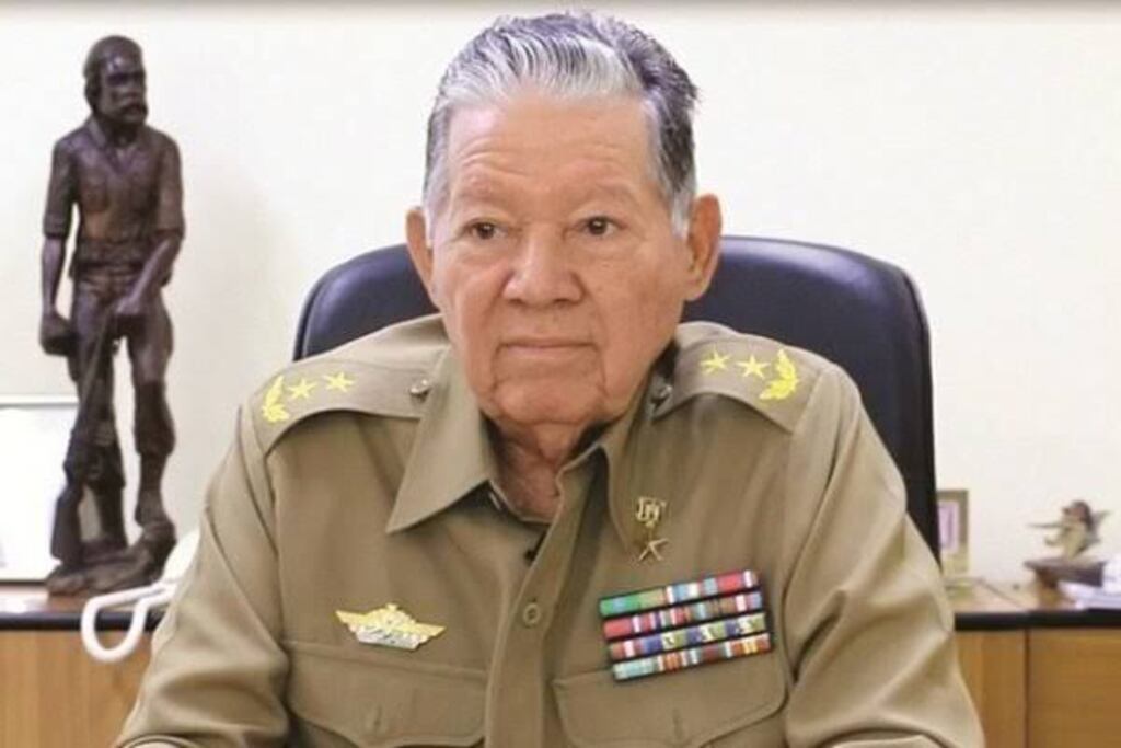 presidente-cubano-felicita-a-heroe-de-cuba-por-su-cumpleanos-87