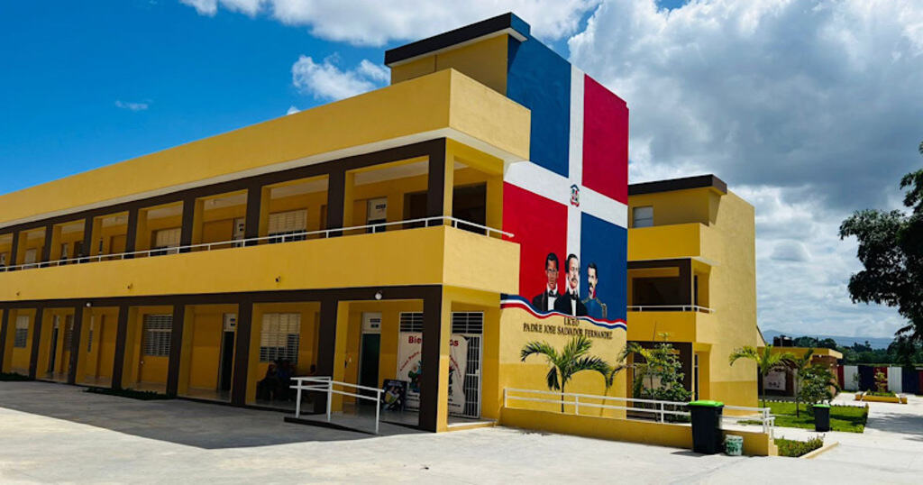 dominicana-inicia-curso-escolar-con-mas-de-dos800-millones-estudiantes