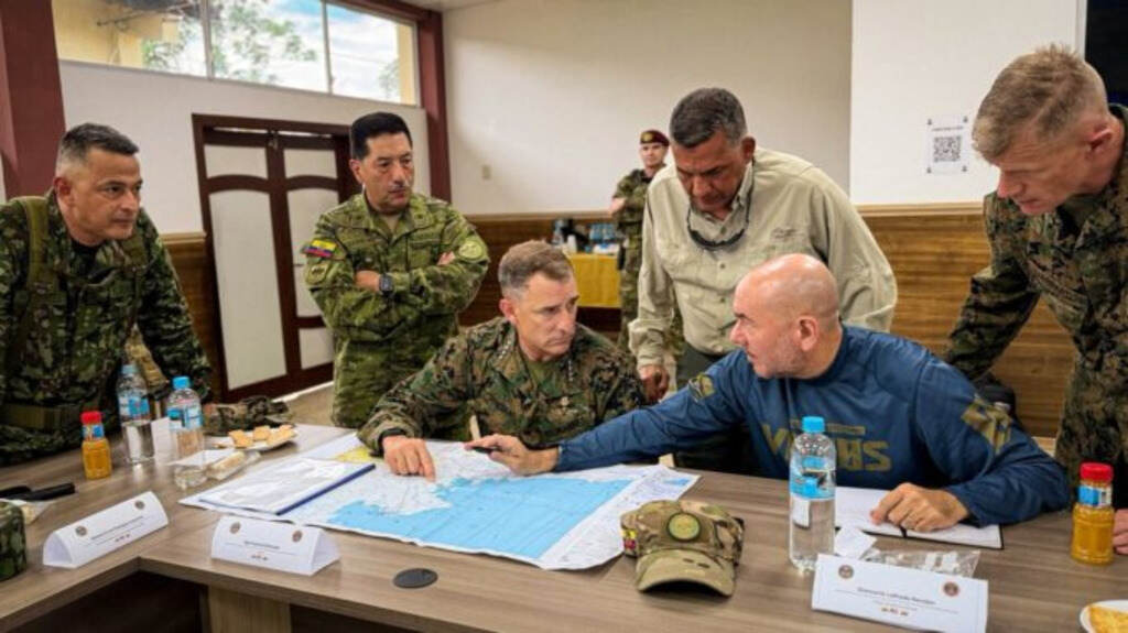 ecuador-coordina-operaciones-militares-con-eeuu-y-colombia