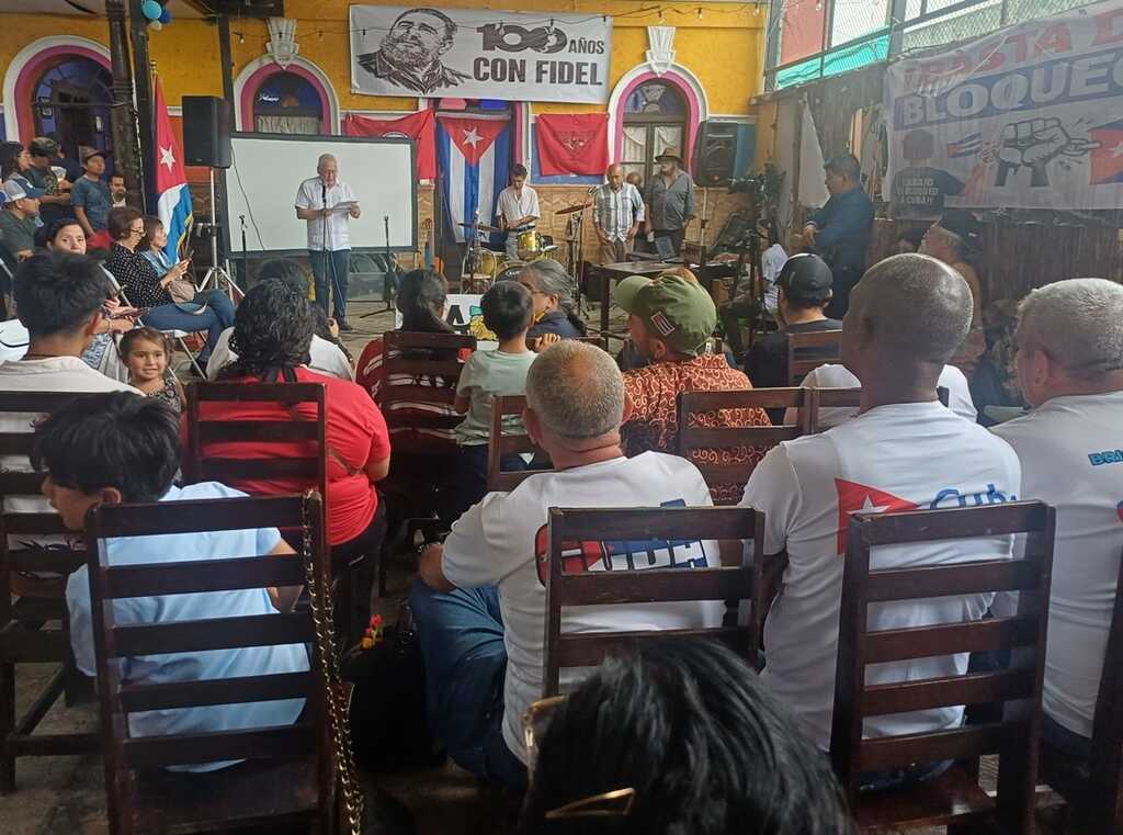 guatemala-exaltaron-a-fidel-castro-como-lider-revolucionario-mundial
