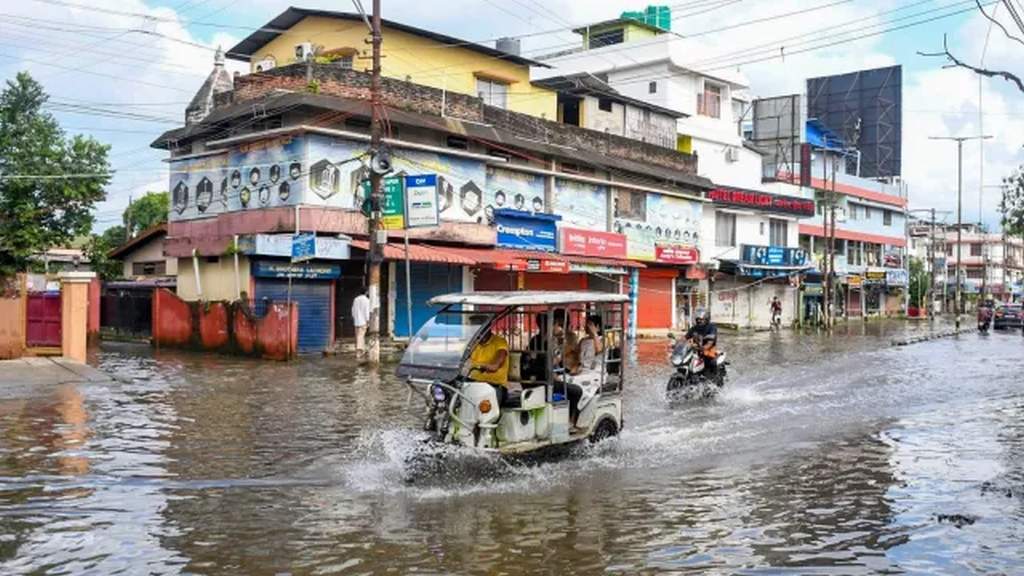mueren-100-personas-en-estado-indio-por-inundaciones