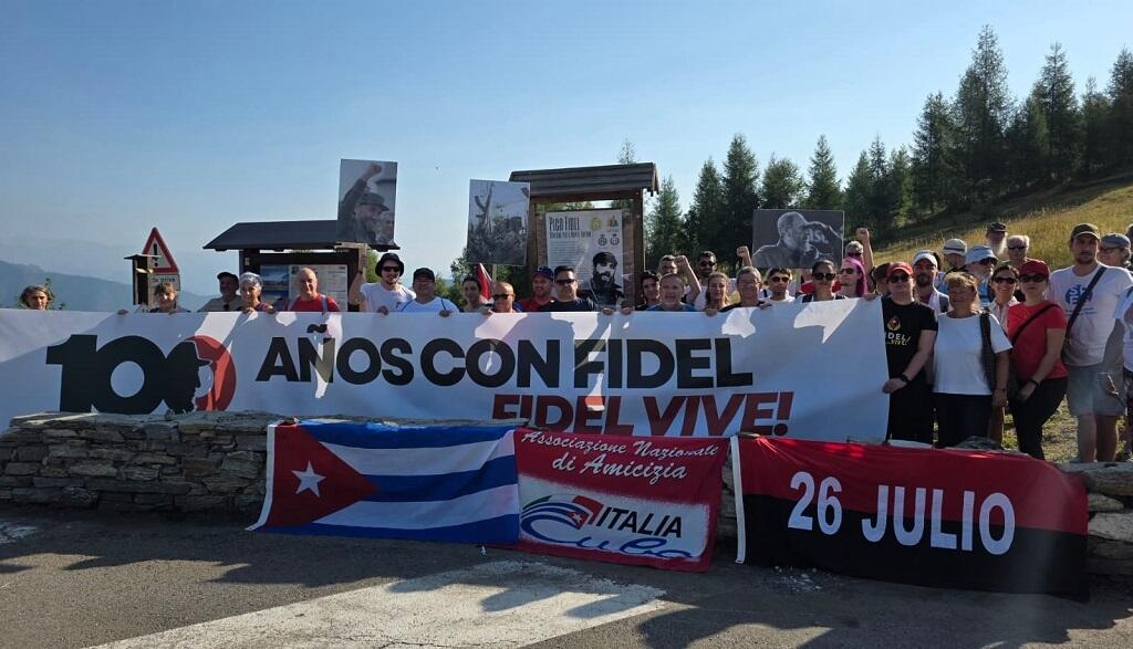 honran-en-italia-al-lider-cubano-fidel-castro-en-su-centenario