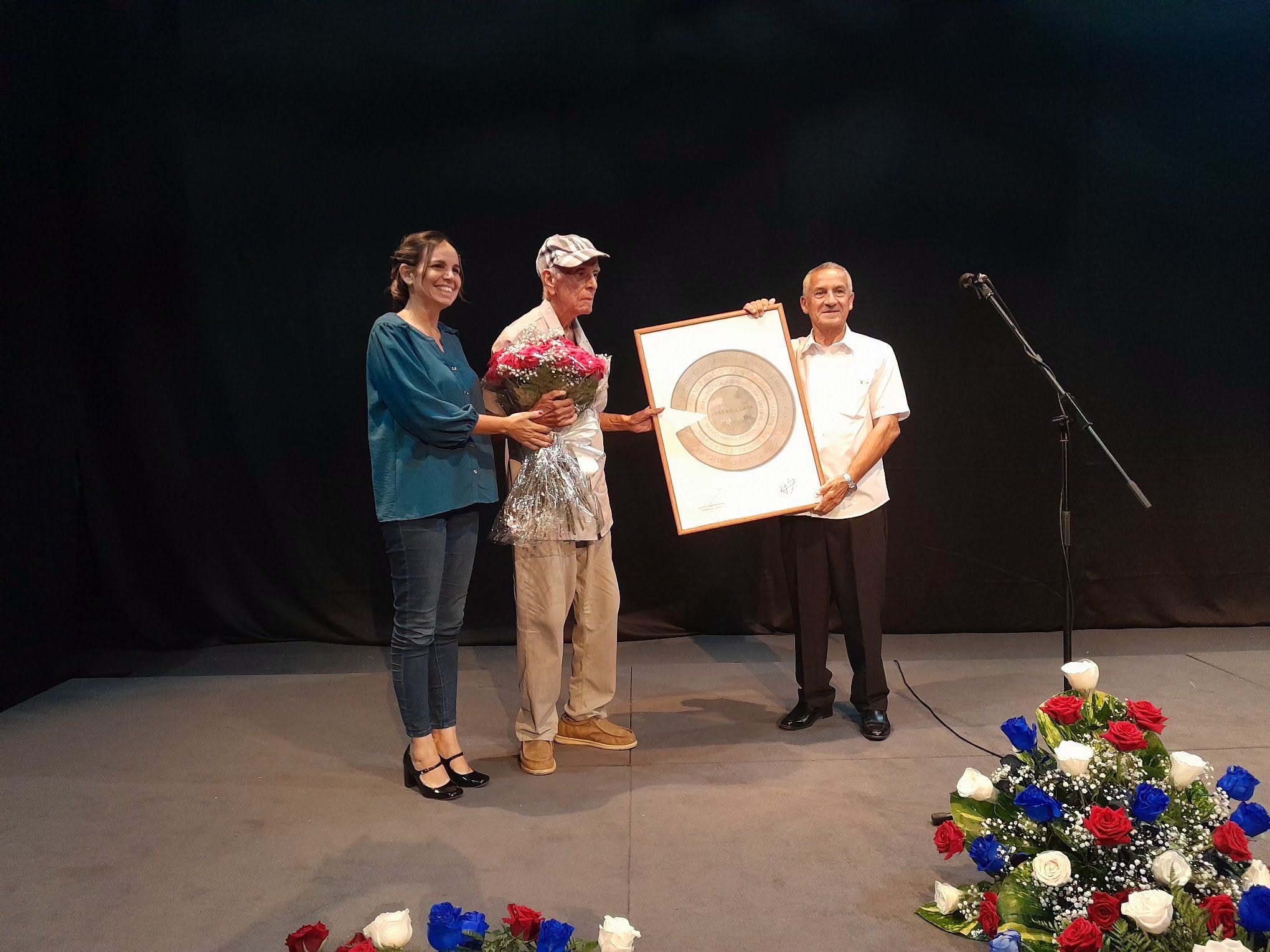 Premian en Cuba a reconocida figura de las Ciencias Sociales