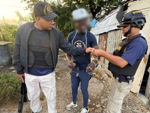 dominicana-detiene-a-916-extranjeros-en-operativos-migratorios