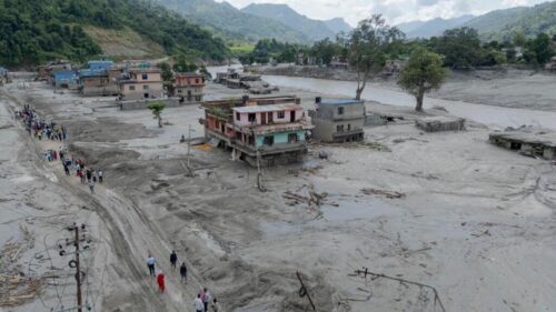 expertos-chinos-evaluan-causas-y-riesgos-tras-desastre-en-nepal