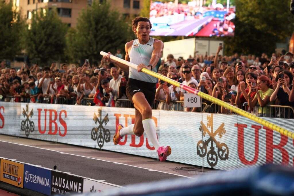 pertiguista-duplantis-bate-record-en-prueba-urbana-en-lausana