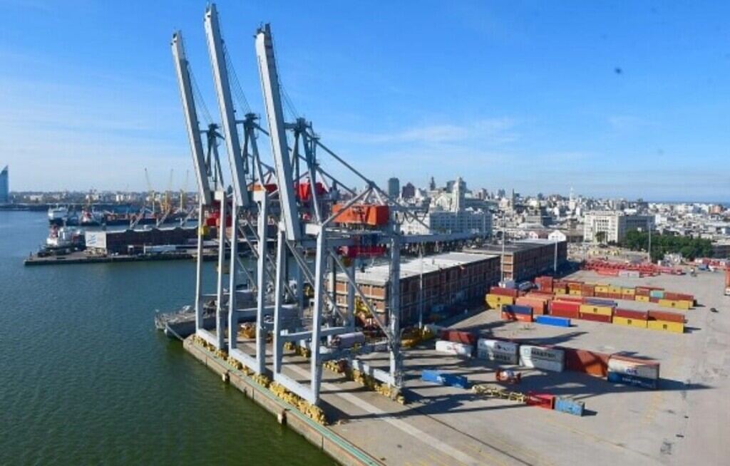 terminal-operativa-en-puerto-de-montevideo-pero-conflicto-persiste