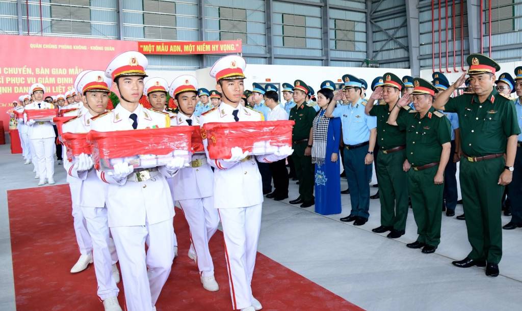 transportan-muestras-de-caidos-en-vietnam-para-pruebas-de-adn