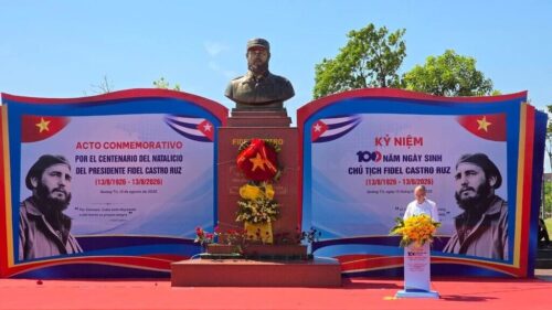 imagen-de-fidel-castro-entre-las-llamas-de-quang-tri-permanece-viva