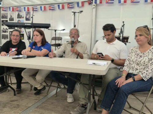 rechazan-bloqueo-de-eeuu-a-cuba-en-feria-de-lhumanite