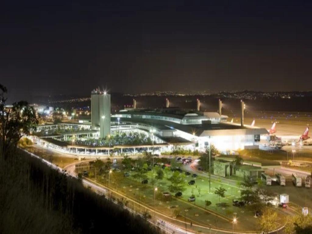 aeropuerto-brasileno-retoma-operaciones-tras-problema-en-pista