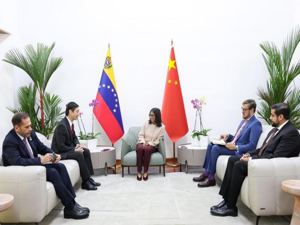 delcy-rodriguez-felicita-a-china-por-aniversario-de-su-fundacion