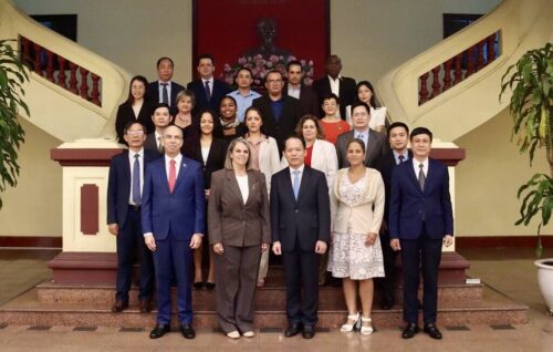 desarrolla-agenda-en-vietnam-directiva-cubana-de-justicia