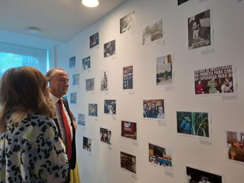 fidel-siempre-presente-en-unesco-ahora-con-una-exposicion-de-fotos
