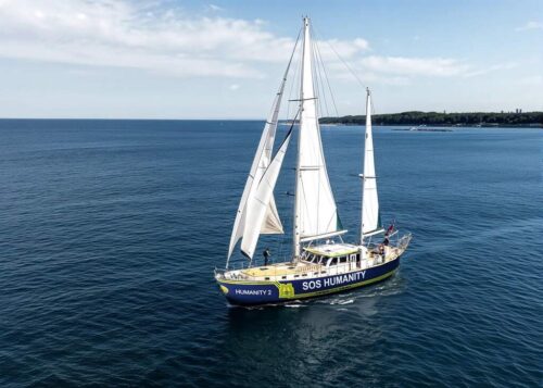 migrantes-y-barco-de-la-ong-sos-humanity-detenidos-en-lampedusa