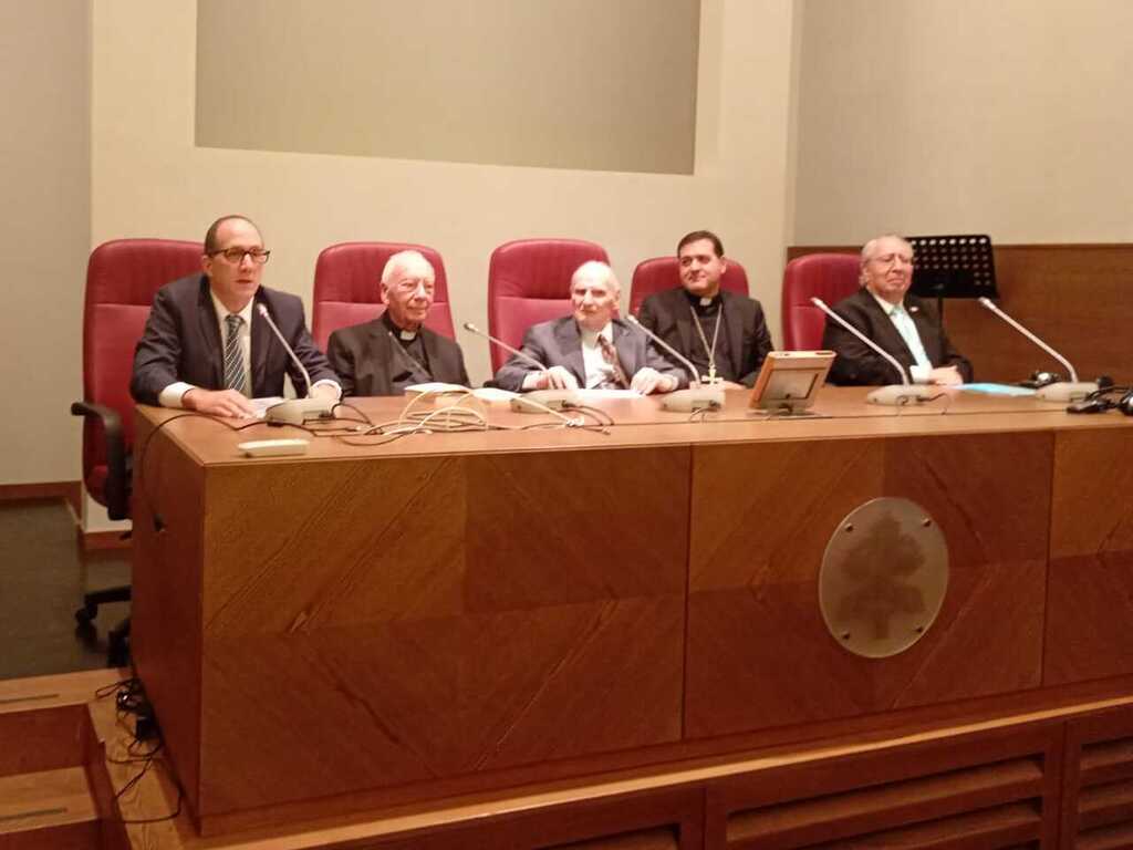 embajador-de-cuba-ante-santa-sede-expone-sobre-cultura-y-religion