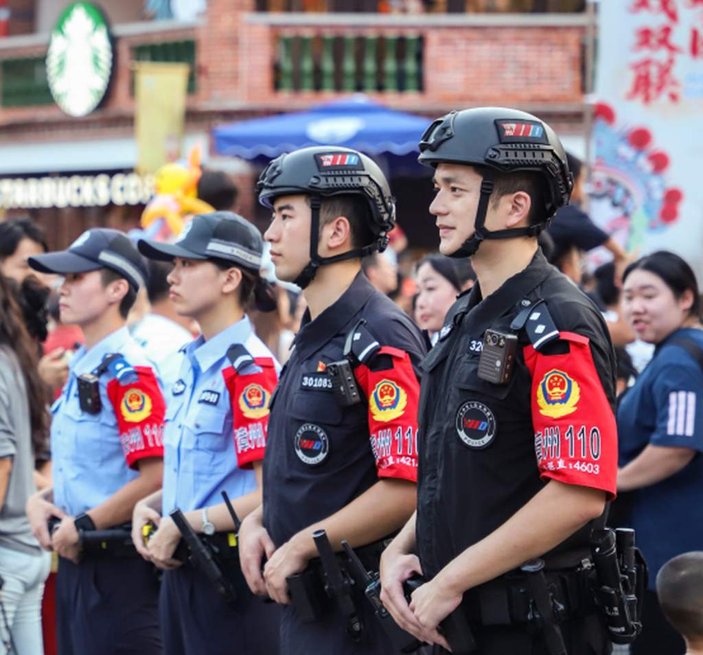 xi-llama-a-policias-chinos-a-servir-al-pueblo-y-proteger-seguridad
