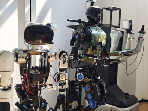 robots-humanoides-entrenan-en-centro-innovador-de-hubei-china