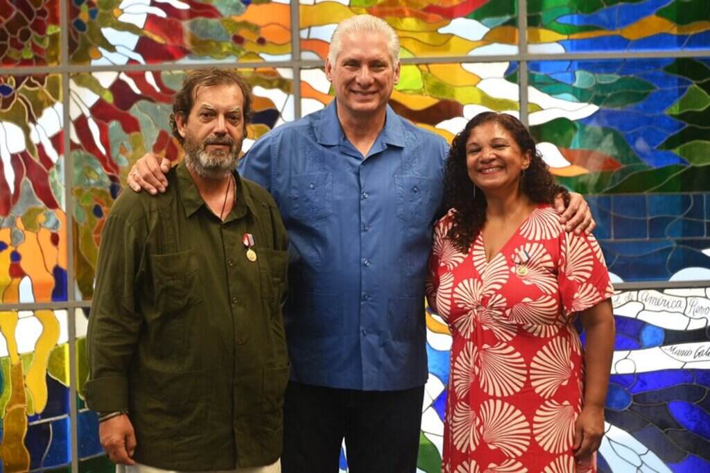 otorgan-en-cuba-medalla-de-la-amistad-a-militantes-brasilenos