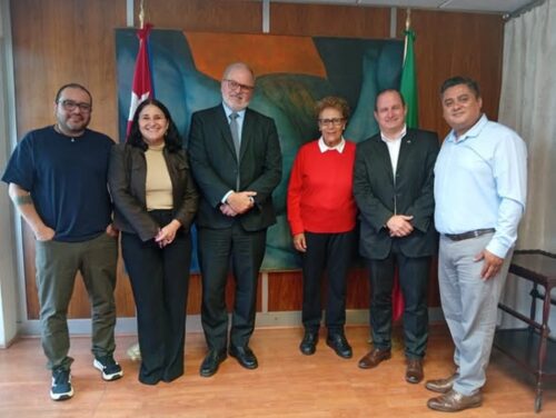 embajador-cubano-agradece-solidaridad-de-activista-politica-mexicana