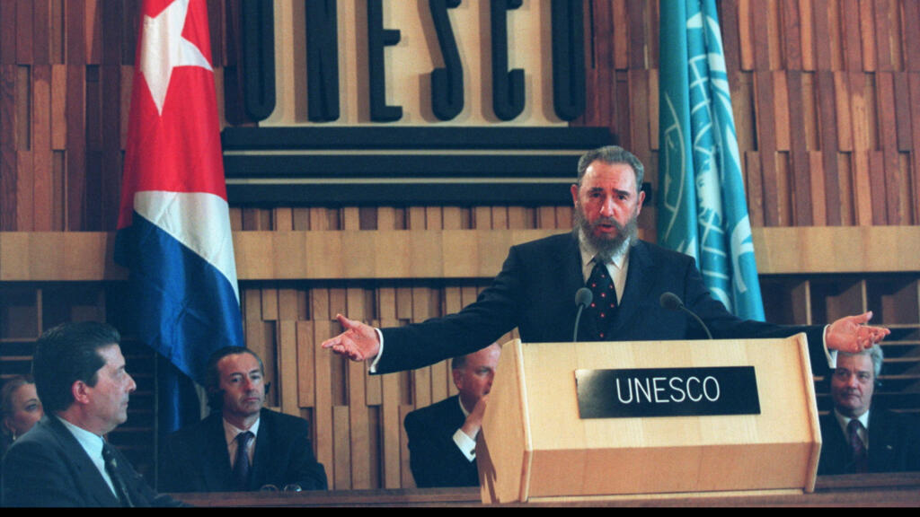 fidel-siempre-presente-en-unesco-ahora-con-una-exposicion-de-fotos