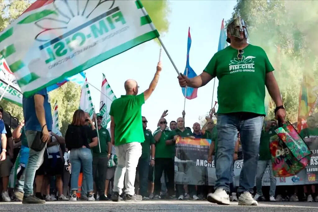 gobierno-italiano-aborda-con-sindicatos-emergencia-laboral-en-taranto 